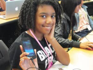 younggirlwithphone